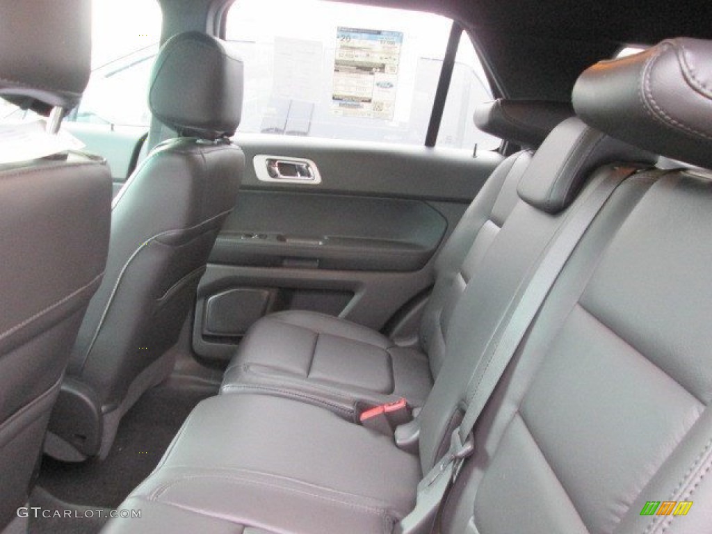 2015 Explorer XLT - Tuxedo Black / Charcoal Black photo #3