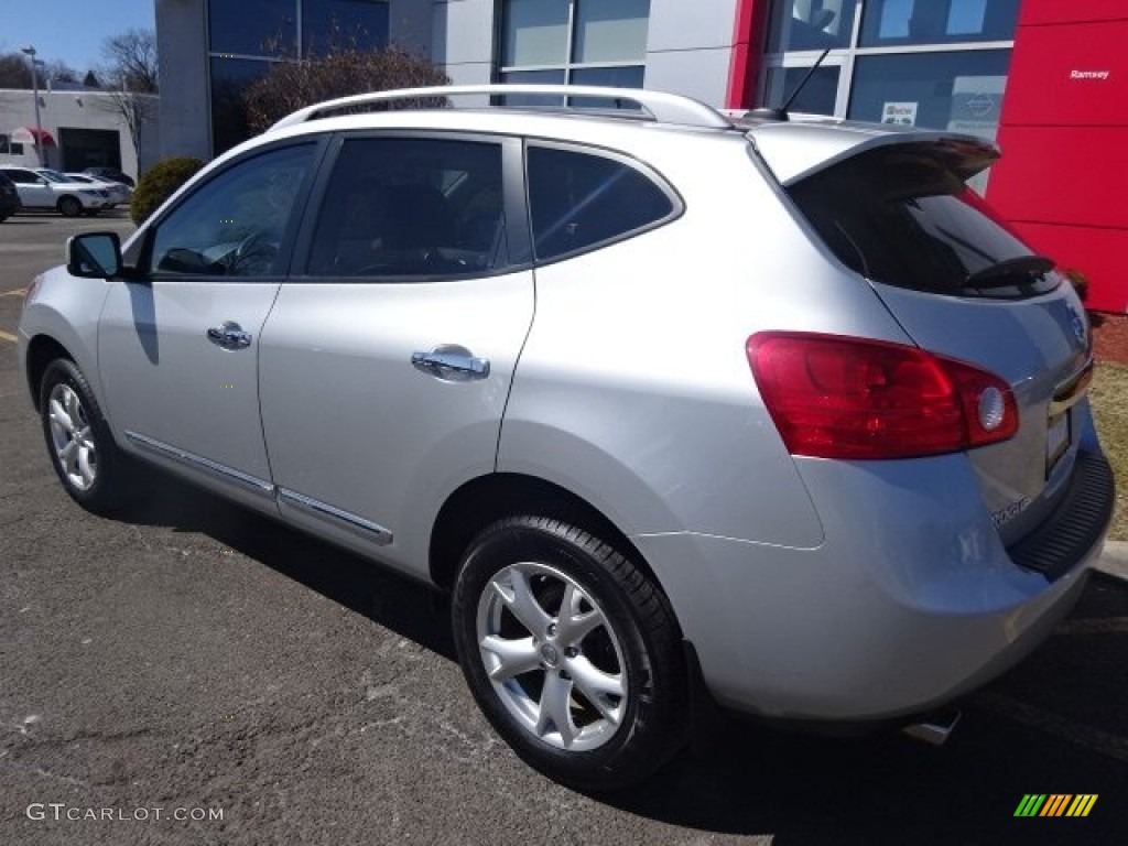 2011 Rogue SV AWD - Silver Ice Metallic / Gray photo #7