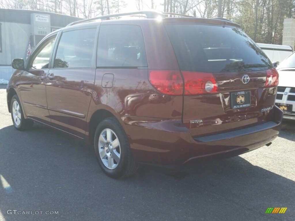 2006 Sienna LE - Salsa Red Pearl / Taupe photo #4