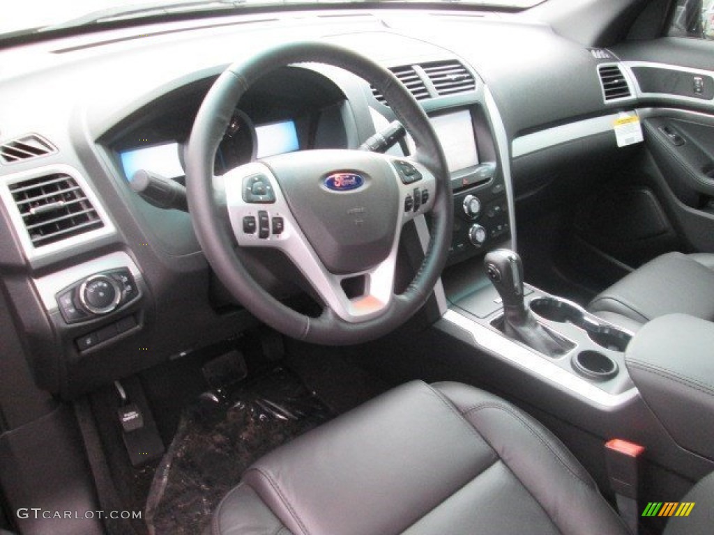 2015 Explorer XLT - Magnetic / Charcoal Black photo #2