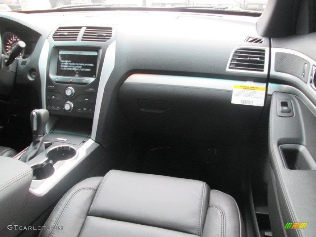 2015 Explorer XLT - Magnetic / Charcoal Black photo #6