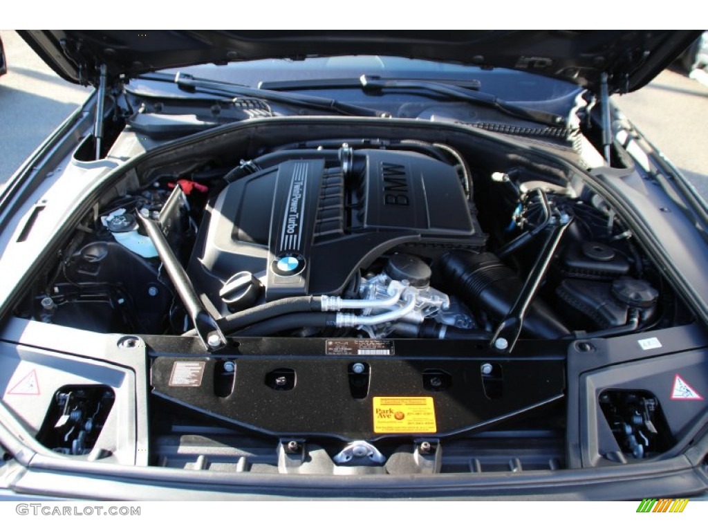 2012 BMW 5 Series 535i xDrive Sedan Engine Photos