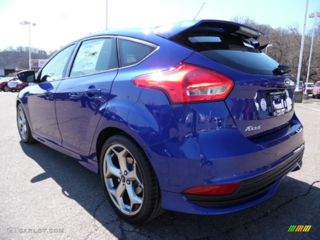 2015 Focus ST Hatchback - Performance Blue / ST Performance Blue/Charcoal Black Recaro Sport Seats photo #6