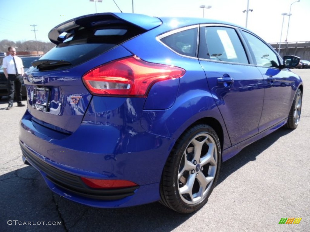2015 Focus ST Hatchback - Performance Blue / ST Performance Blue/Charcoal Black Recaro Sport Seats photo #8