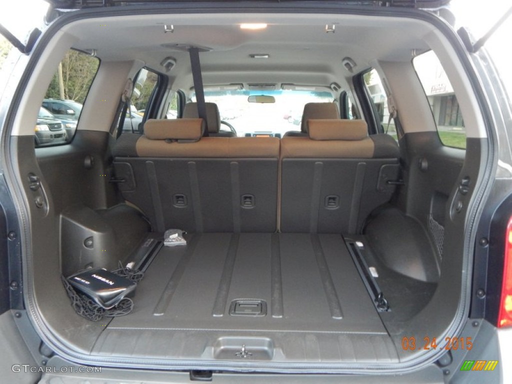 2005 Xterra SE - Night Armor Pearl / Desert/Graphite photo #8