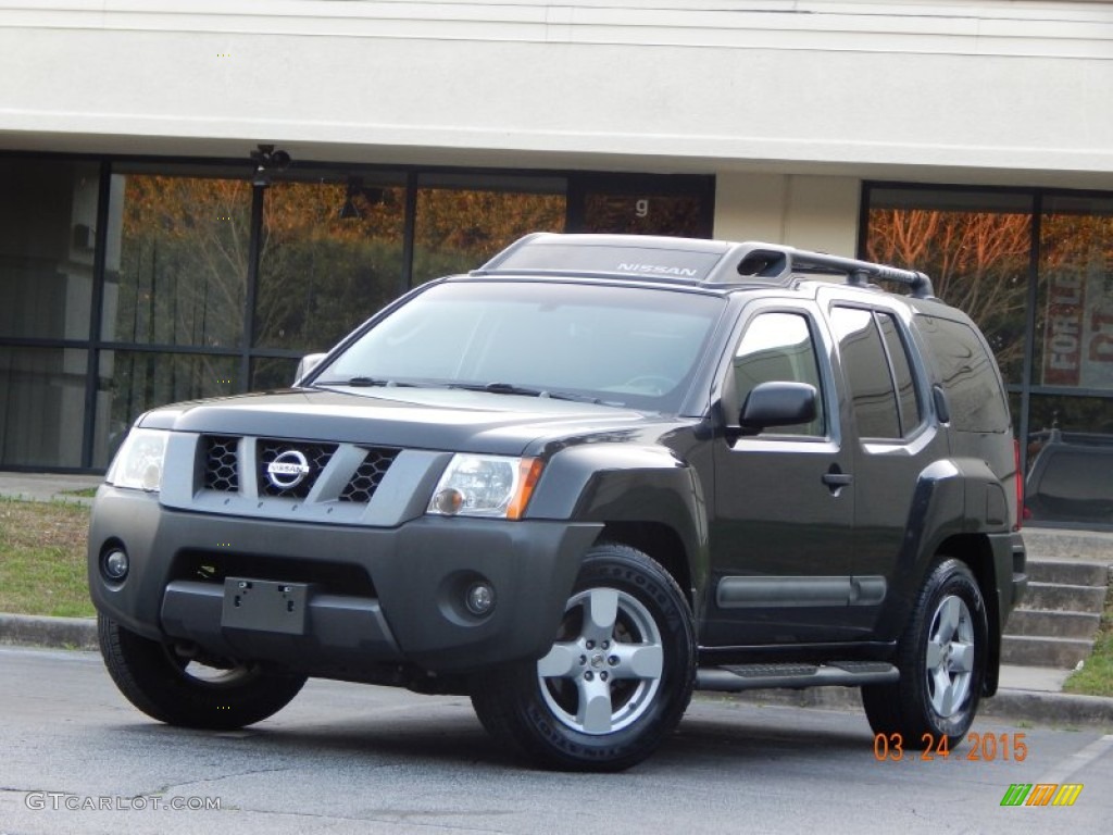 2005 Xterra SE - Night Armor Pearl / Desert/Graphite photo #18