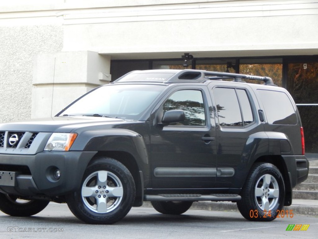 2005 Xterra SE - Night Armor Pearl / Desert/Graphite photo #20
