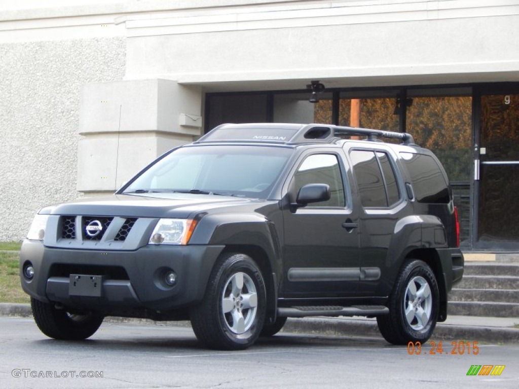 2005 Xterra SE - Night Armor Pearl / Desert/Graphite photo #22