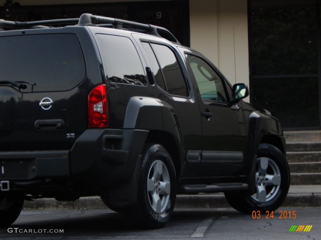 2005 Xterra SE - Night Armor Pearl / Desert/Graphite photo #28