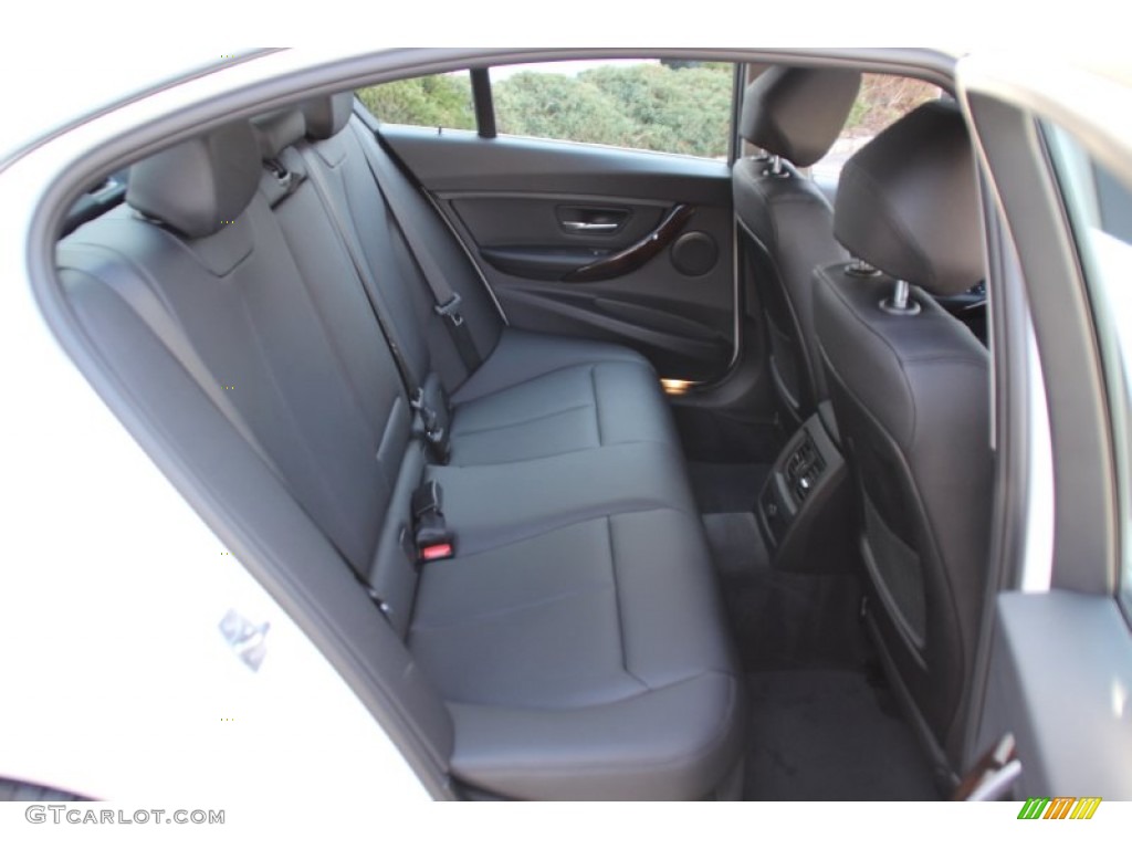 2015 3 Series 328i xDrive Sedan - Mineral White Metallic / Black photo #25