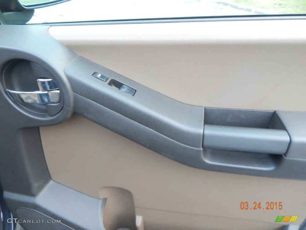 2005 Xterra SE - Night Armor Pearl / Desert/Graphite photo #35