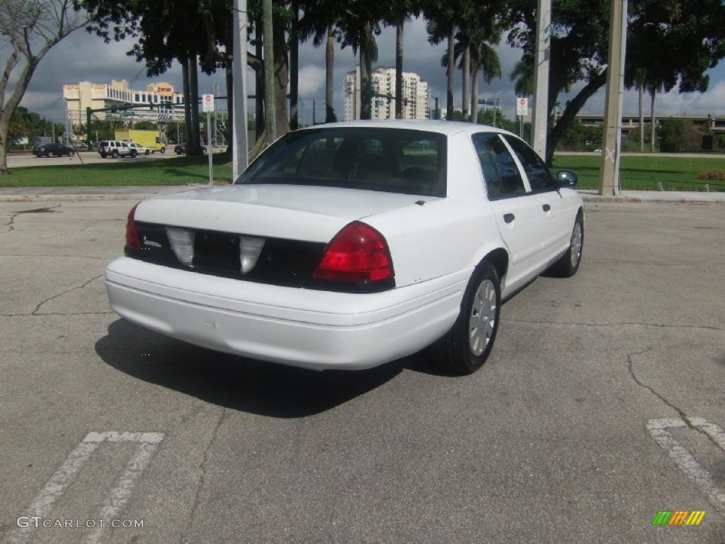 2006 Crown Victoria Police Interceptor - Vibrant White / Medium Light Stone photo #4