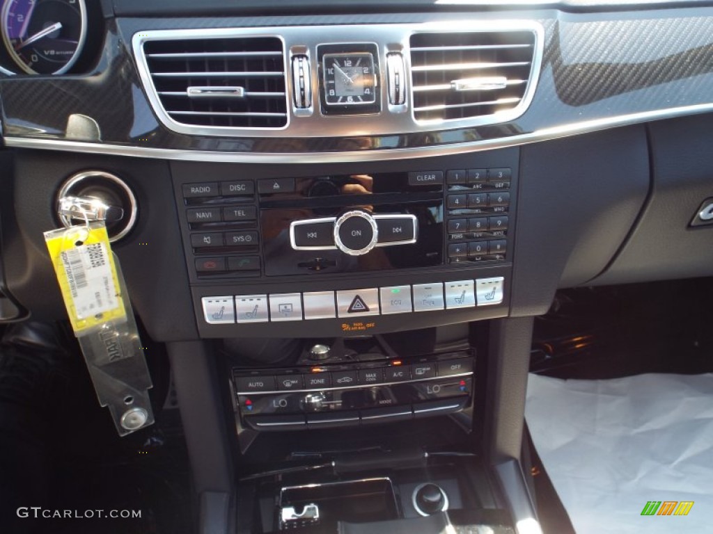 2015 Mercedes-Benz E 63 AMG S 4Matic Sedan Controls Photo #102498108