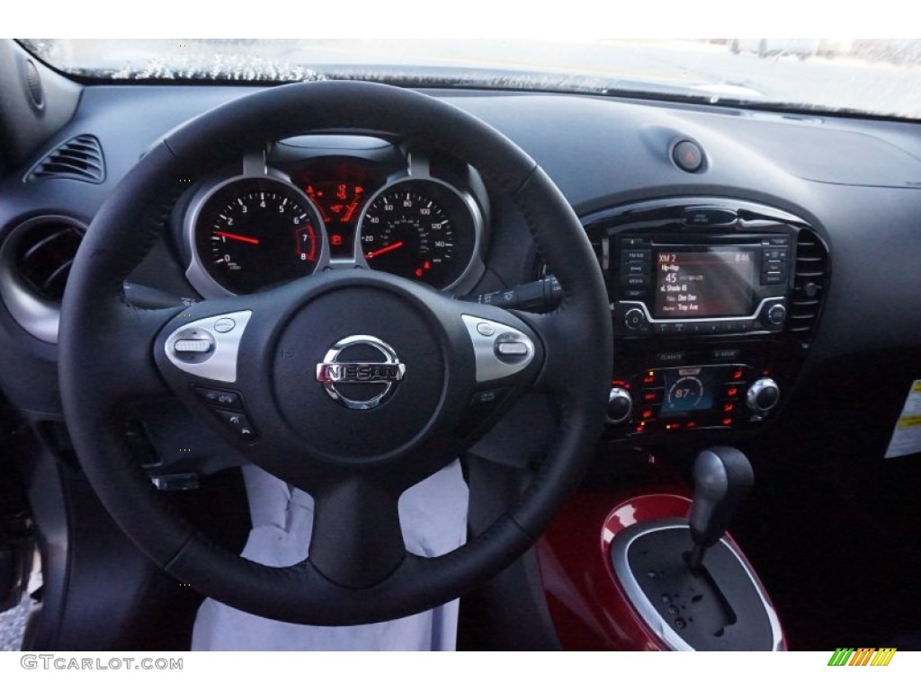 2015 Nissan Juke SV Black/Red Dashboard Photo #102502461