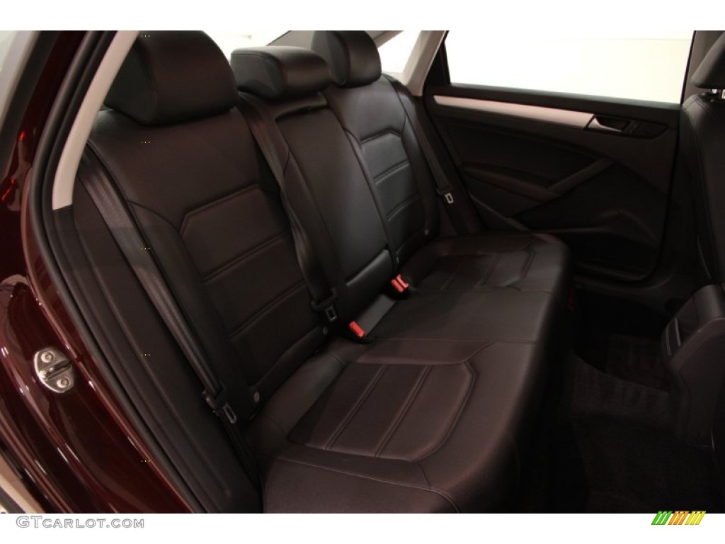 2012 Passat 2.5L SE - Opera Red Metallic / Titan Black photo #15