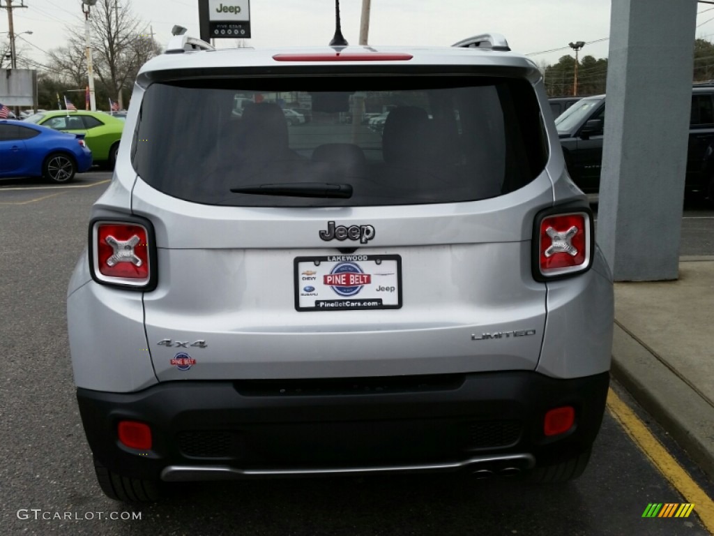 2015 Renegade Limited 4x4 - Glacier Metallic / Black photo #5