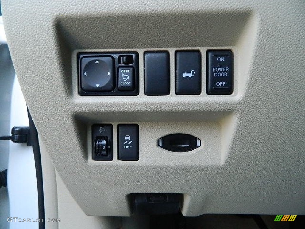 2014 Infiniti QX70 AWD Controls Photo #102511205