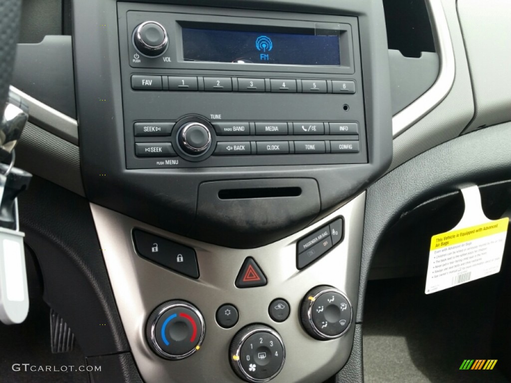 2015 Chevrolet Sonic LS Hatchback Controls Photo #102511409