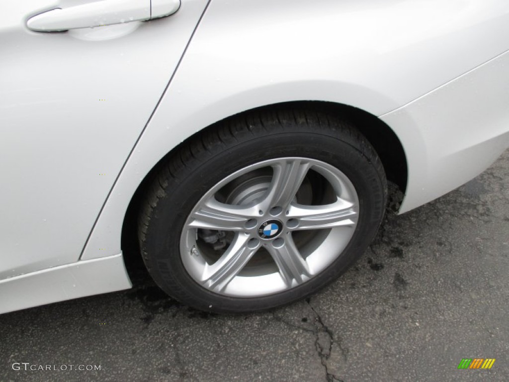 2015 3 Series 320i xDrive Sedan - Alpine White / Venetian Beige photo #3