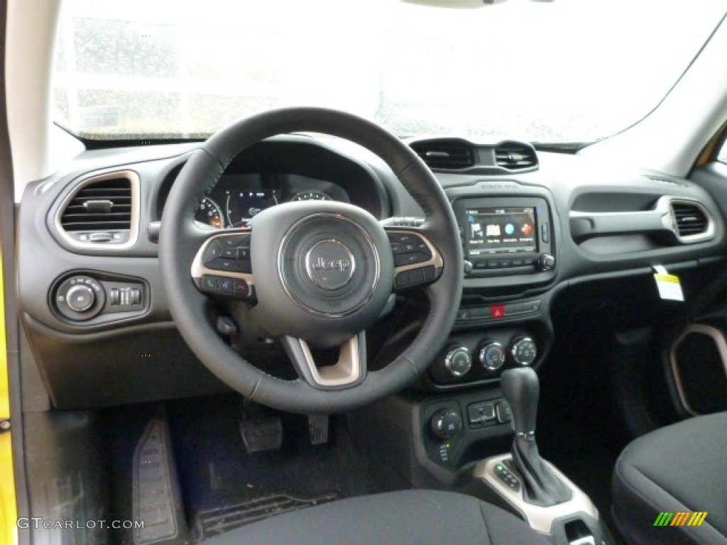 2015 Jeep Renegade Latitude 4x4 Dashboard Photos