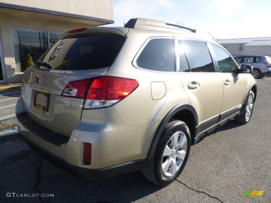 2010 Outback 2.5i Premium Wagon - Harvest Gold Metallic / Warm Ivory photo #3
