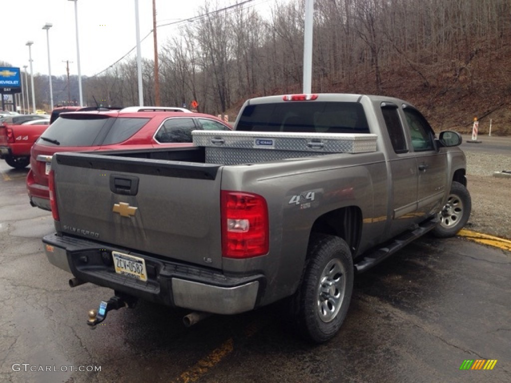 2013 Silverado 1500 LS Extended Cab 4x4 - Graystone Metallic / Dark Titanium photo #4