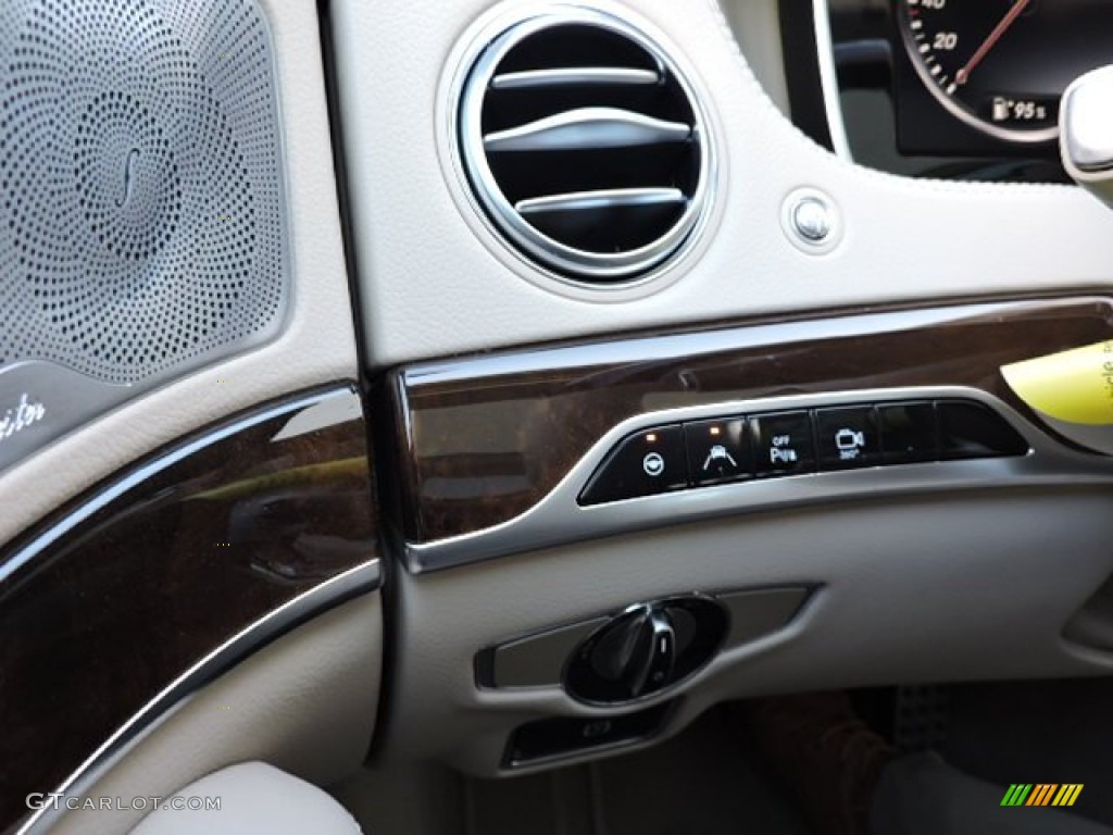 2015 Mercedes-Benz S 550 4Matic Sedan Controls Photo #102518108