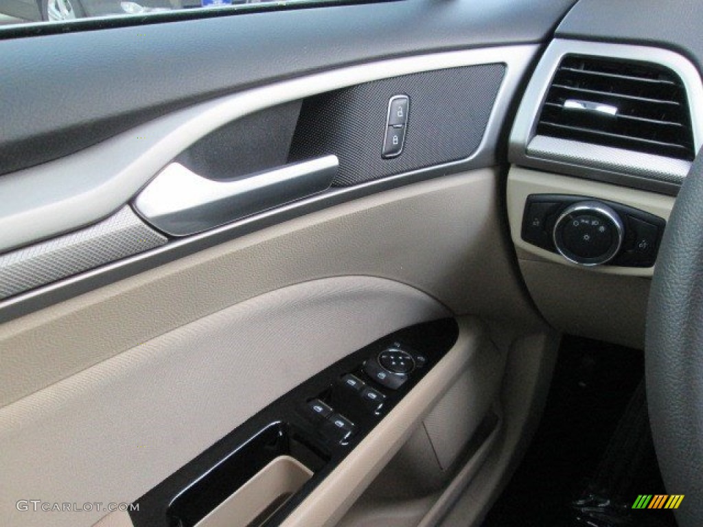 2015 Fusion SE - Tectonic Silver Metallic / Dune photo #10