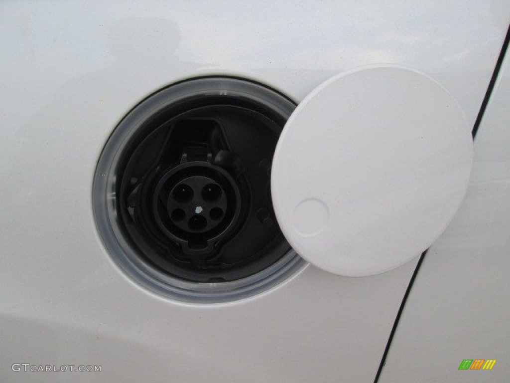 2015 C-Max Energi - White Platinum Tricoat / Medium Light Stone photo #6