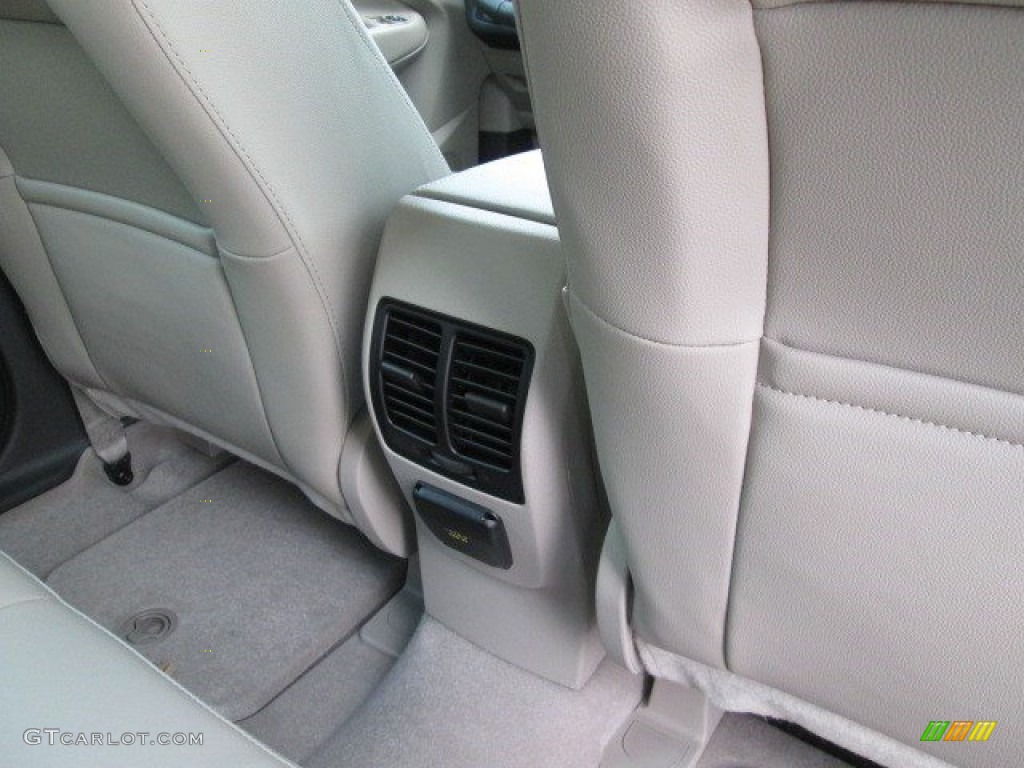2015 C-Max Energi - White Platinum Tricoat / Medium Light Stone photo #13