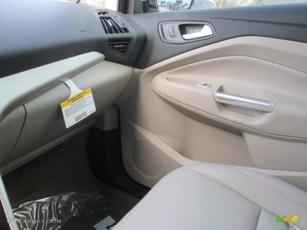 2015 C-Max Energi - White Platinum Tricoat / Medium Light Stone photo #28