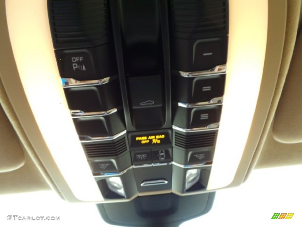 2015 Porsche Panamera Turbo S Controls Photo #102525677