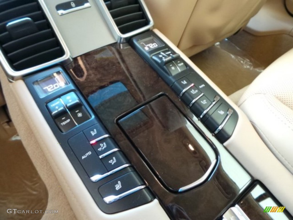 2015 Porsche Panamera Turbo S Controls Photos