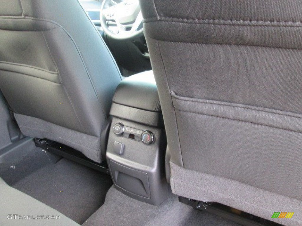 2015 Explorer XLT - Ingot Silver / Charcoal Black photo #9