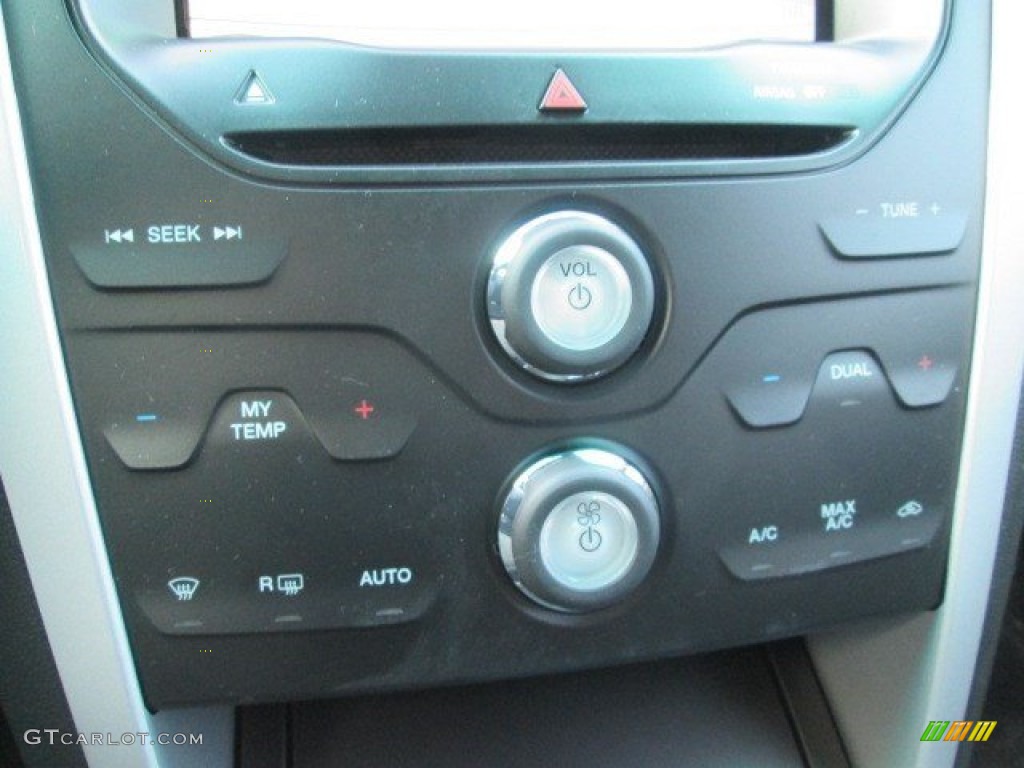 2015 Explorer XLT - Ingot Silver / Charcoal Black photo #24