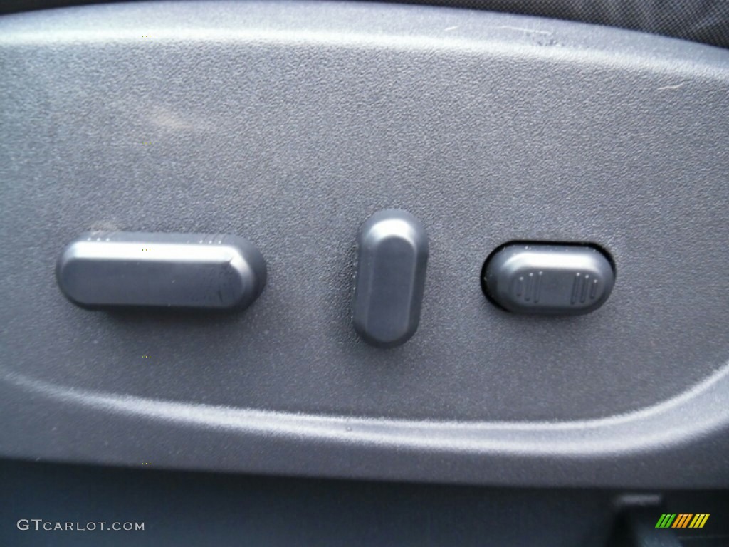2015 Escape SE - Ingot Silver Metallic / Charcoal Black photo #15