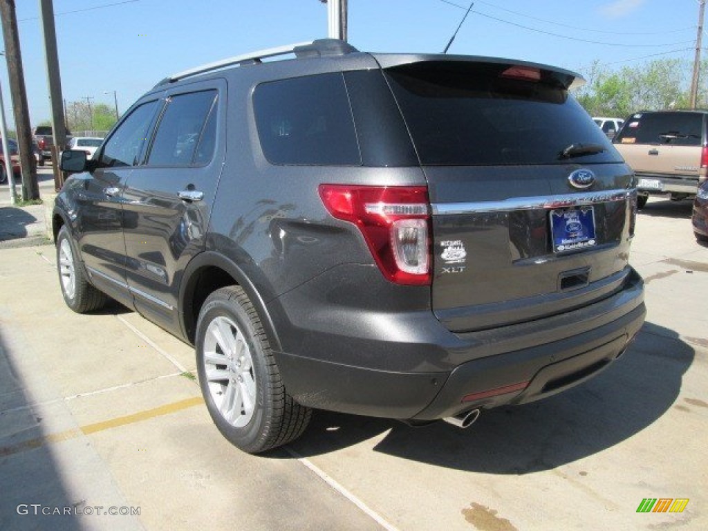 2015 Explorer XLT - Magnetic / Medium Light Stone photo #17