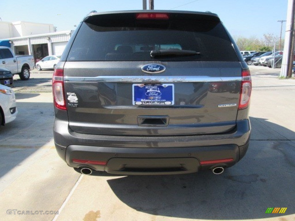 2015 Explorer XLT - Magnetic / Medium Light Stone photo #18