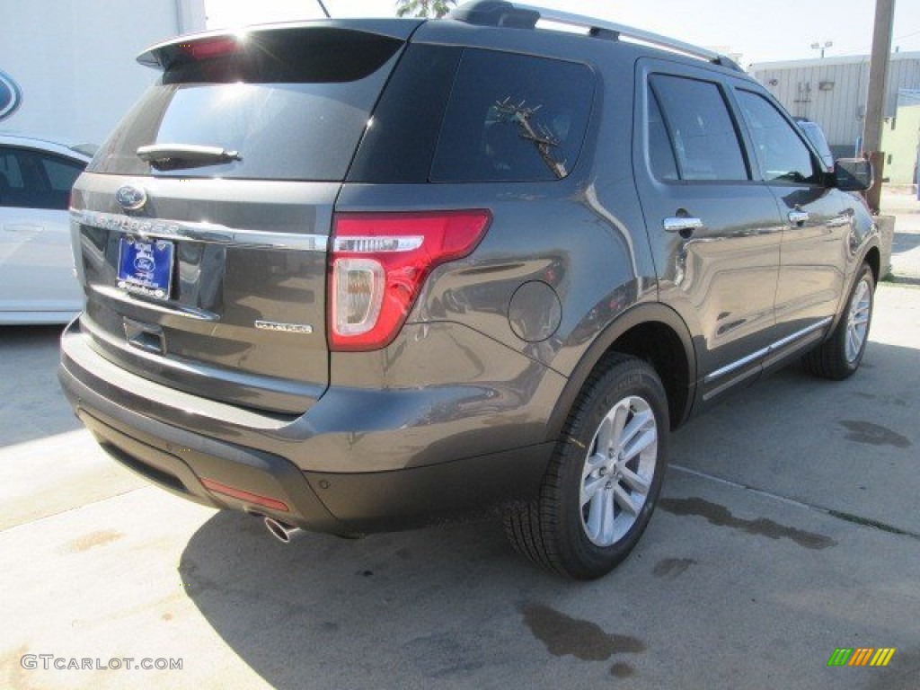 2015 Explorer XLT - Magnetic / Medium Light Stone photo #19