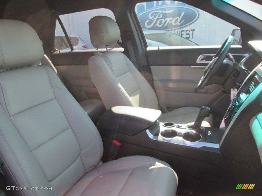 2015 Explorer XLT - Magnetic / Medium Light Stone photo #29