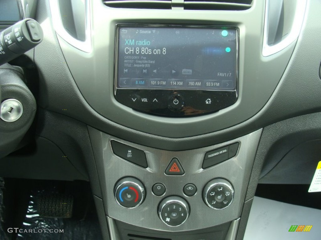 2015 Chevrolet Trax LTZ Controls Photos
