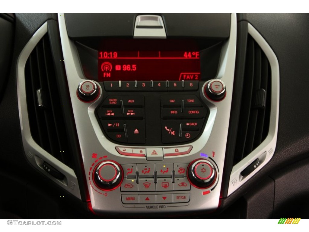 2011 GMC Terrain SLE Controls Photo #102536024