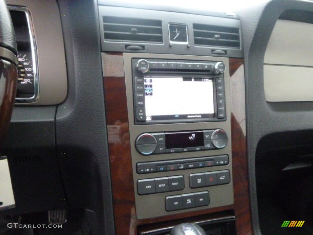 2013 Lincoln Navigator 4x4 Controls Photos