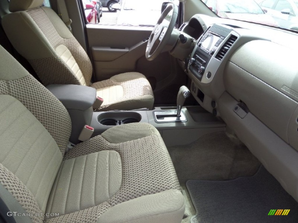 Beige Interior 2015 Nissan Frontier SV King Cab Photo #102544214