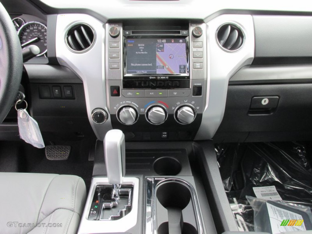 2015 Tundra SR5 CrewMax 4x4 - Super White / Graphite photo #27