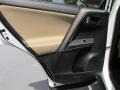 Super White - RAV4 XLE Photo No. 18