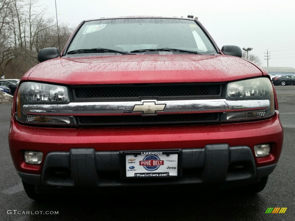 2002 TrailBlazer LT 4x4 - Majestic Red Metallic / Dark Pewter photo #2
