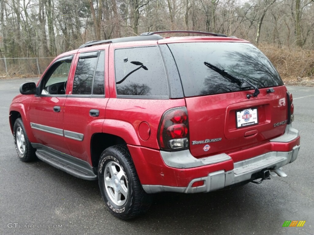 2002 TrailBlazer LT 4x4 - Majestic Red Metallic / Dark Pewter photo #11