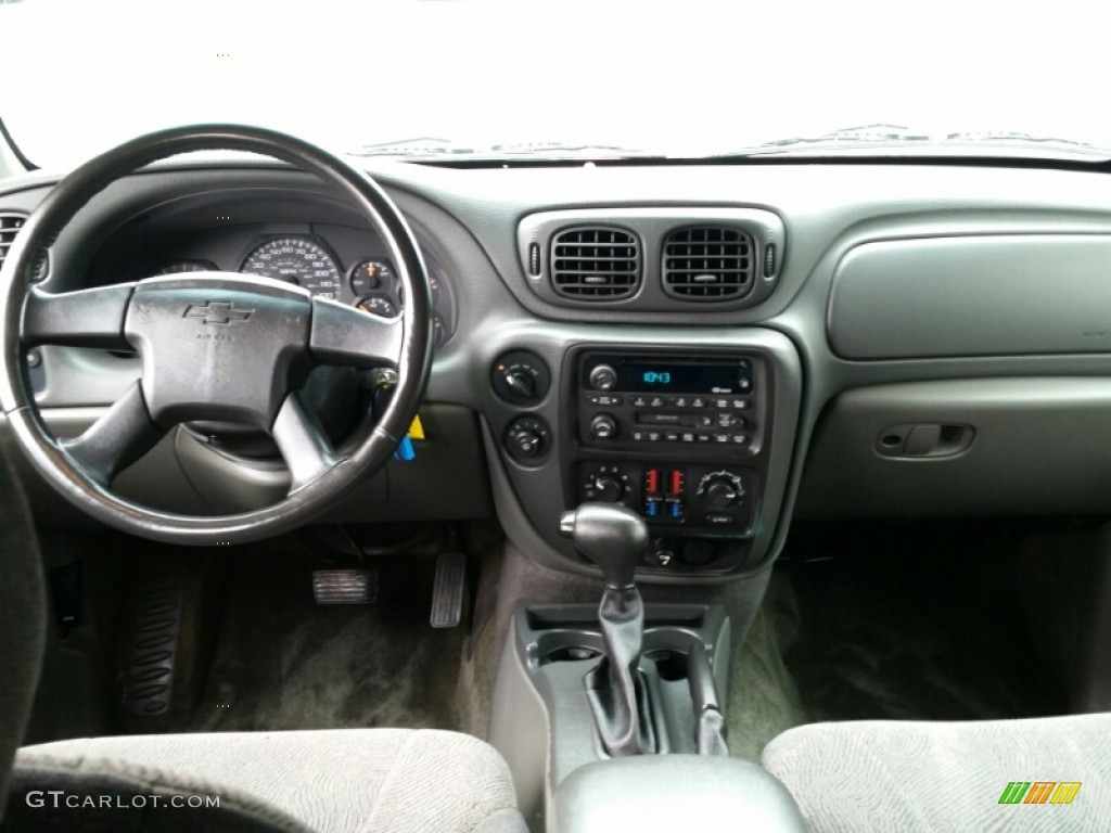 2002 TrailBlazer LT 4x4 - Majestic Red Metallic / Dark Pewter photo #14