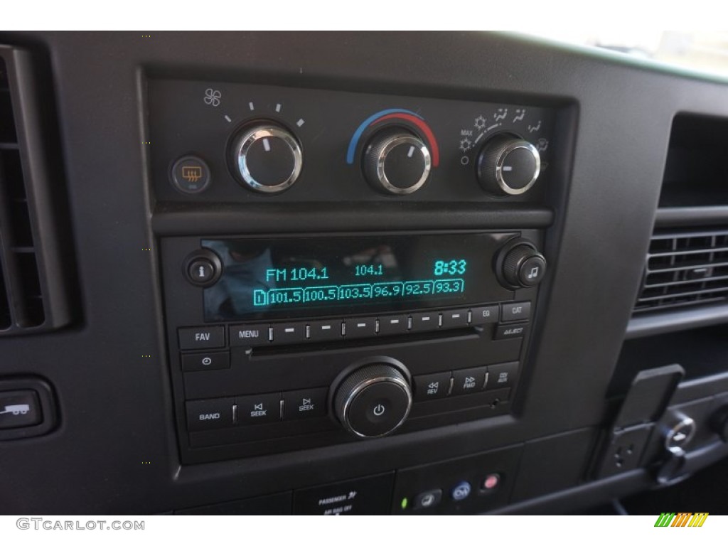 2015 Chevrolet Express 3500 Passenger Extended LT Controls Photo #102554467